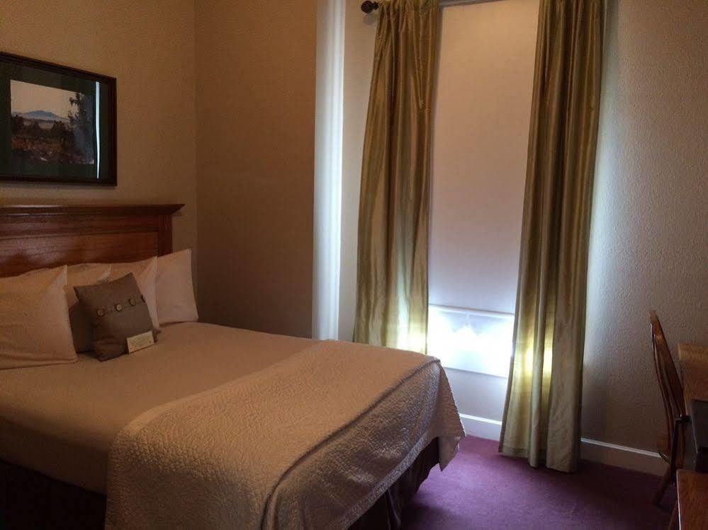 Heritage Inn Артезія Екстер'єр фото